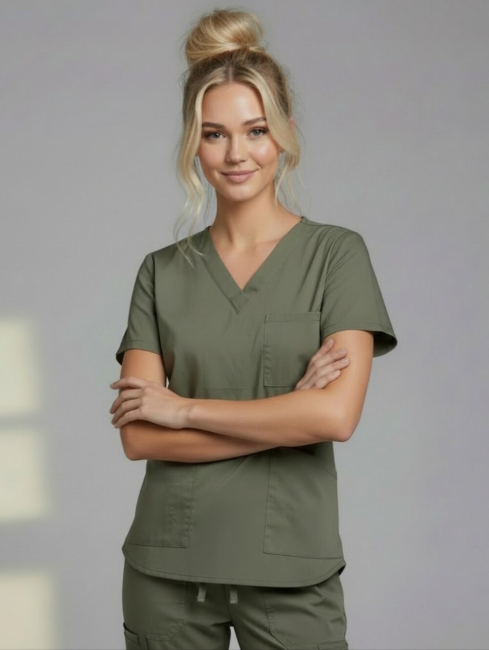 Cherokee Olive Green Woman's V-Neck Short Sleeve Scrub Top, Side Vents, EUC, M
